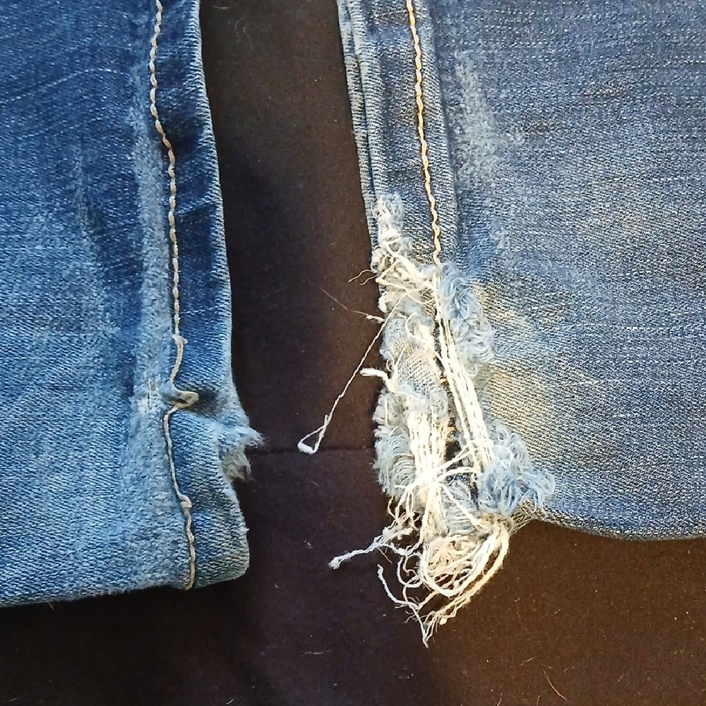 Ariat Women's Classic Blue Straight Leg Jeans - Picture 6 of 9